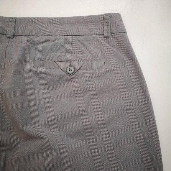 Dockers Ladies Size 12 Grey Plaid Wide Straight Legs Capri Pants - Picture 9 of 15